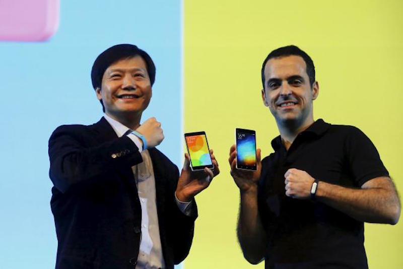 CEO Lei Jun (phía bên trái) và Hugo Barra (phía bên phải) CEO Lei Jun (phía bên trái) và Hugo Barra (phía bên phải)