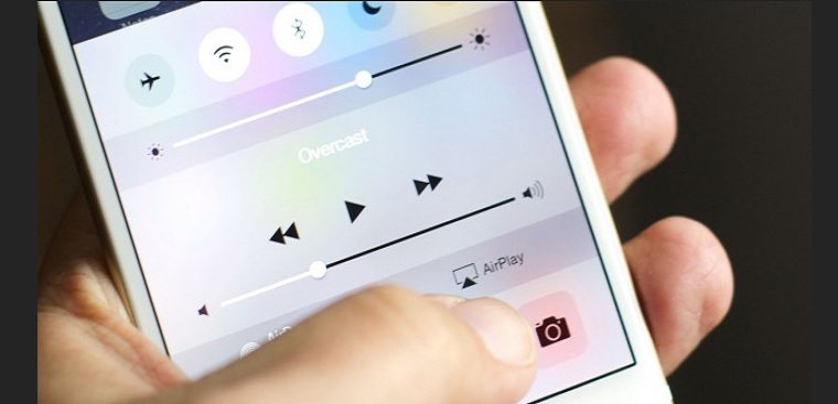 Giảm dộ sáng màn hình iPhone Mẹo tránh mỏi mắt khi sử dụng iPhone vào buổi tối > Giảm dộ sáng màn hình iPhone