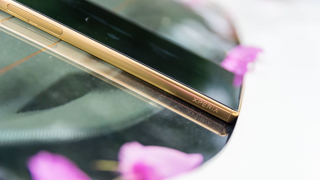 xperiaz5premiumyellow2