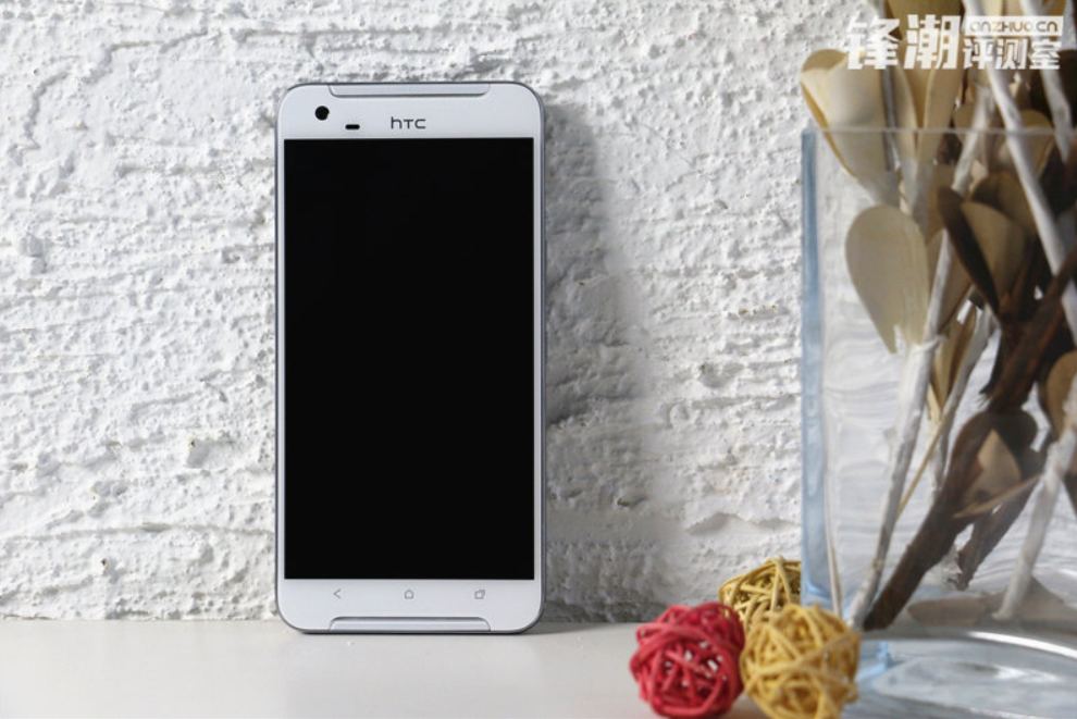 HTC One X9 (nguồn: phonearena.com)