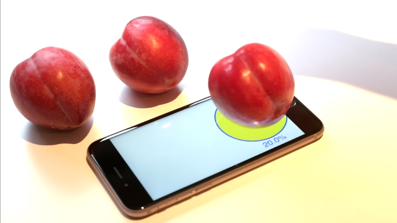 Nhờ công nghệ 3D Touch trên iPhone 6s mà bạn có thể cân được cả táo Nhờ công nghệ 3D Touch trên iPhone 6s mà bạn có thể cân được cả táo