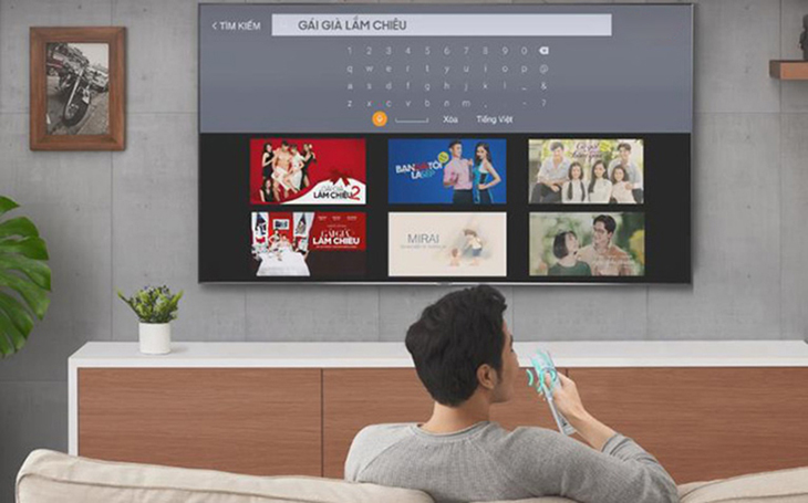 Tính năng điều khiển bằng giọng nói tiện lợi trên Smart Tivi QLED 4K 75 inch Samsung QA75Q70C