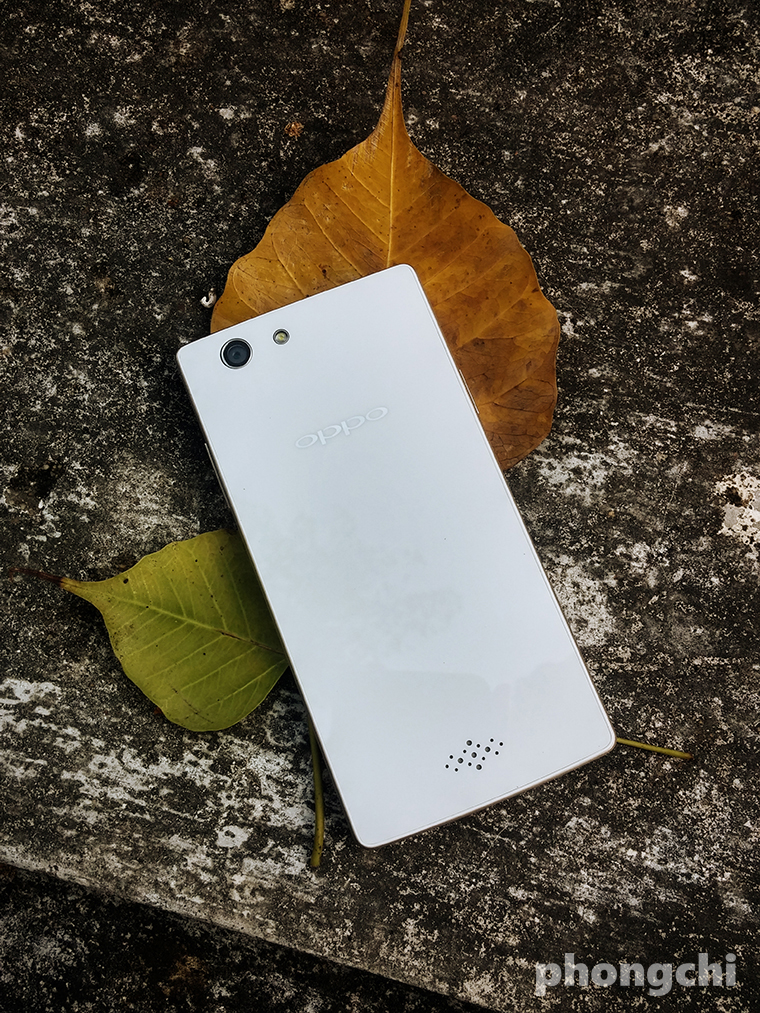 Mặt sau của OPPO Neo 5