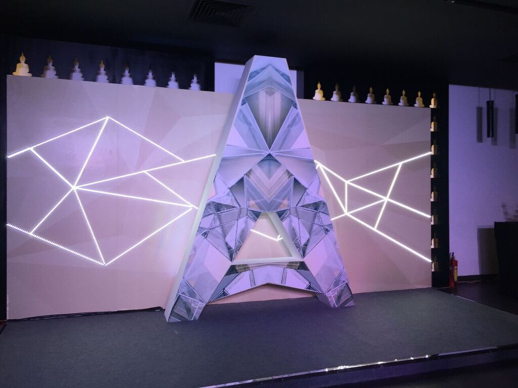 Hình ảnh đầu tiên