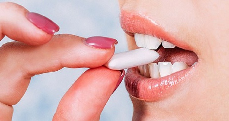 Làm trắng răng với kẹo cao su