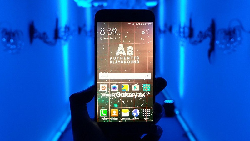 Galaxy A8 siêu mỏng với màn hình lớn, camera 16MP giảm giá