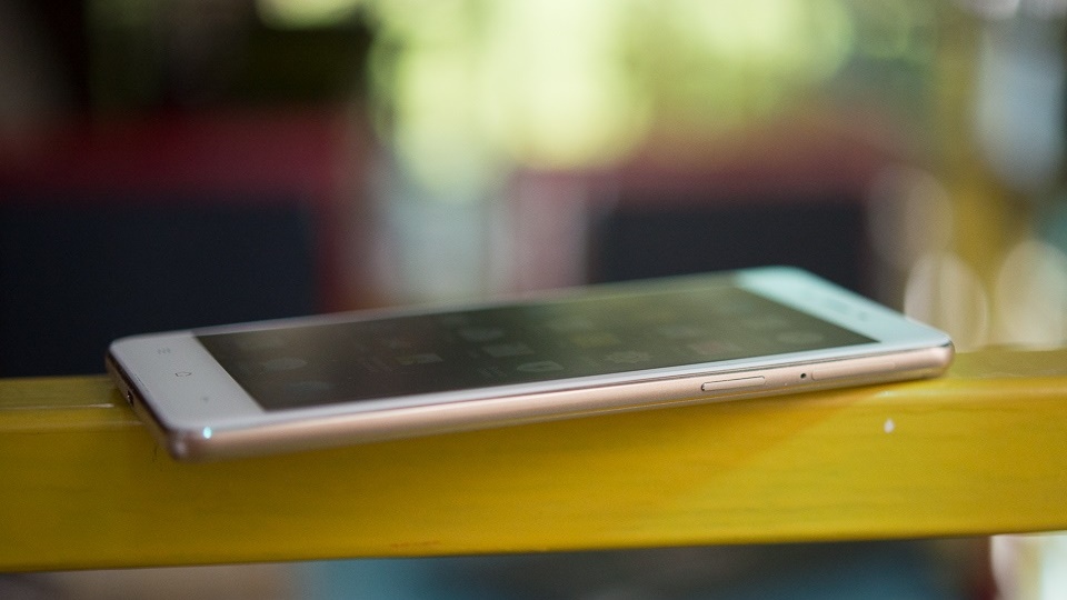 OPPO F1f RAM 3GB chưa công bố nhưng đã lộ ảnh thực tế ngay tại Việt Nam OPPO F1f RAM 3GB chưa công bố nhưng đã lộ ảnh thực tế ngay tại Việt Nam