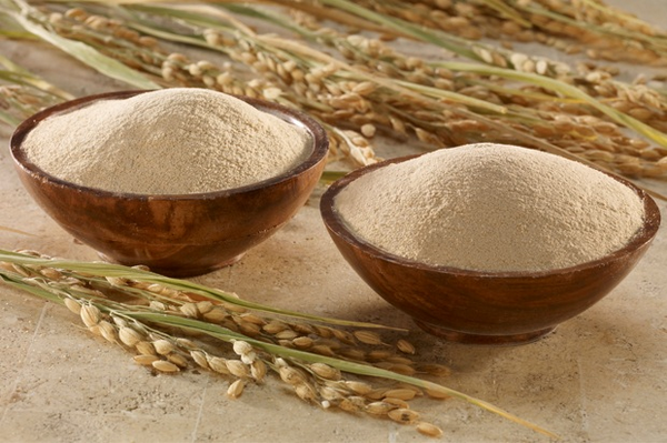 Mask of rice bran powder