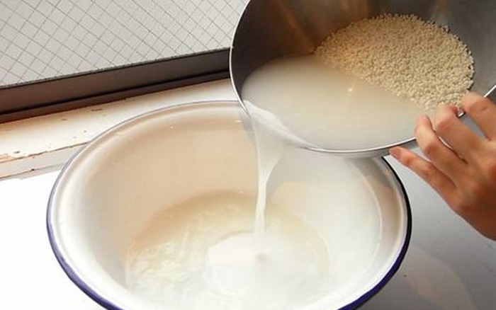 Dùng nước tro để ngâm gạo nếp