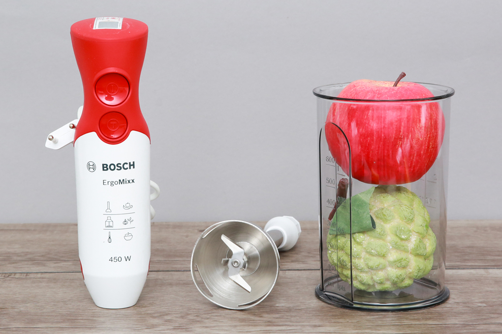 Máy xay sinh tố cầm tay xay nhuyễn sinh tố trong phút chốc