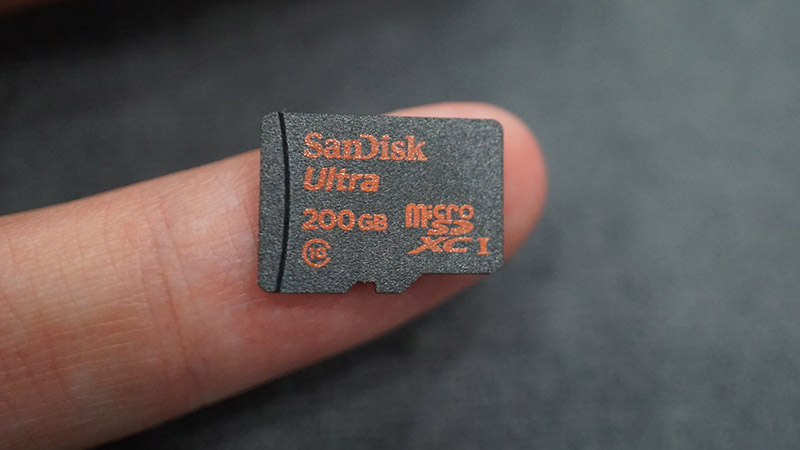 200gb-micro-sdxc 200gb-micro-sdxc