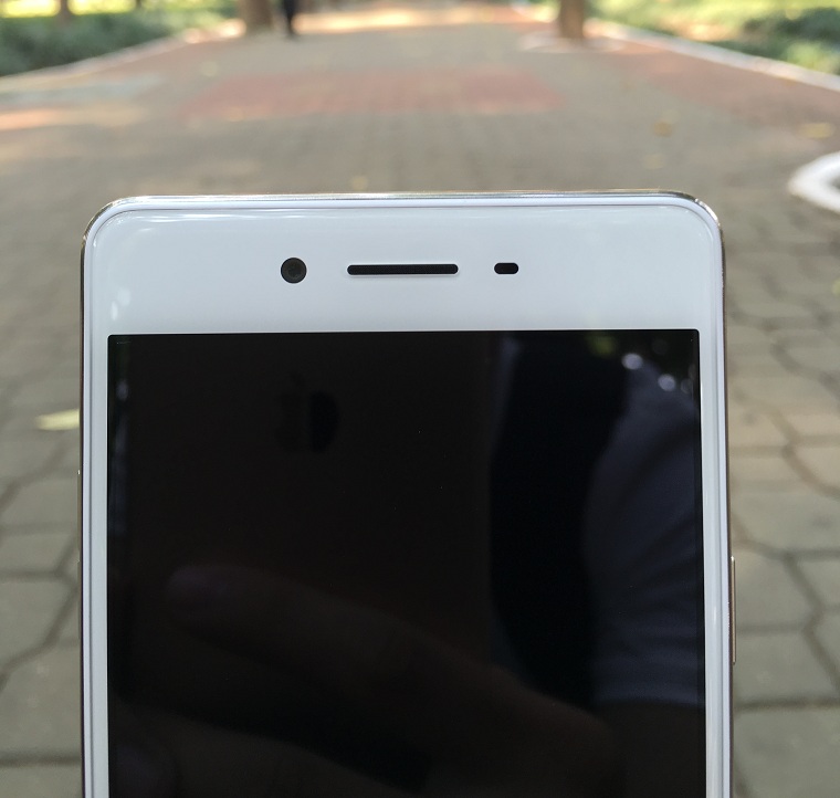 Trên tay OPPO F1