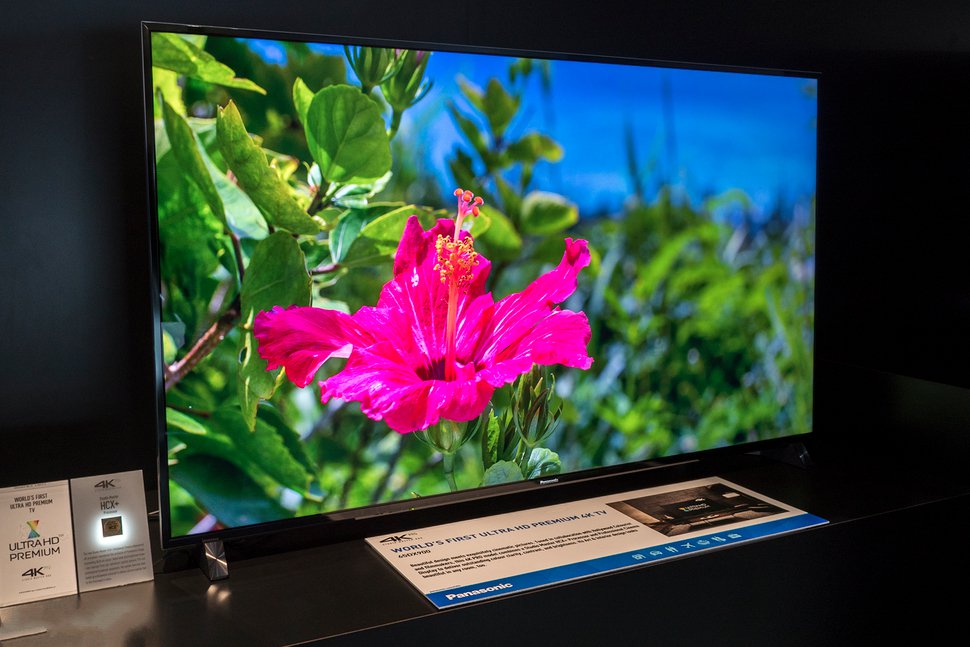 Panasonic DX900 đạt chuẩn TV UHD Premium