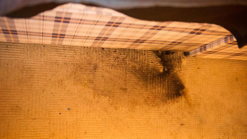 Hiện trường nơi chiếc thảm bị thiêu rụi Hiện trường nơi chiếc thảm bị thiêu rụi