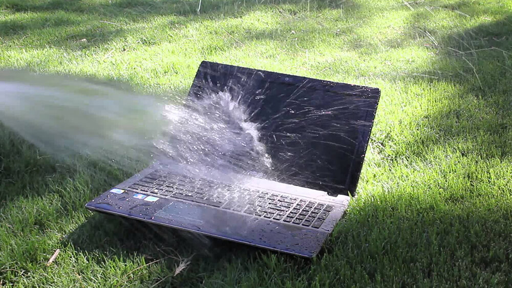 Không kịp nhặt mồm với cách vệ sinh laptop trong 'truyền thuyết' Không kịp nhặt mồm với cách vệ sinh laptop trong 'truyền thuyết'