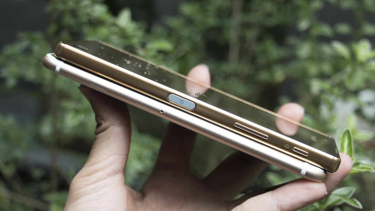 Cạnh viền iPhone 6s Plus và Sony Xperia Z5 Premium Cạnh viền iPhone 6s Plus và Sony Xperia Z5 Premium