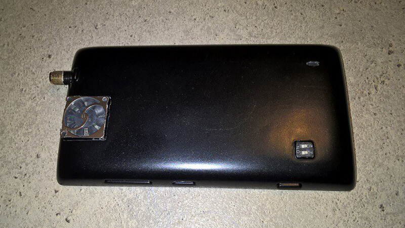 Lumia 520 được gắn quạt tản nhiệt