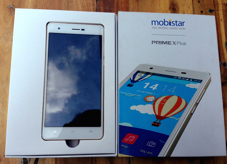 Bên trong là smartphone Mobiistar Prime X Plus của chúng ta