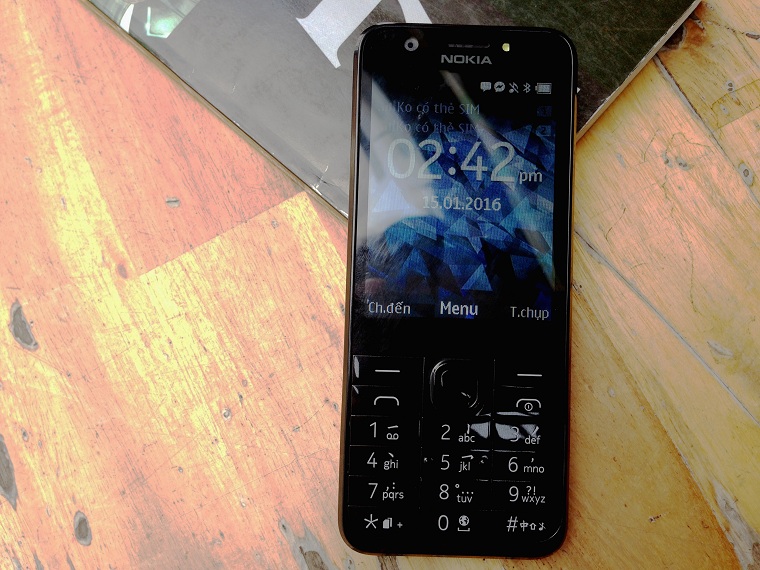 Mặt trước của Nokia 230