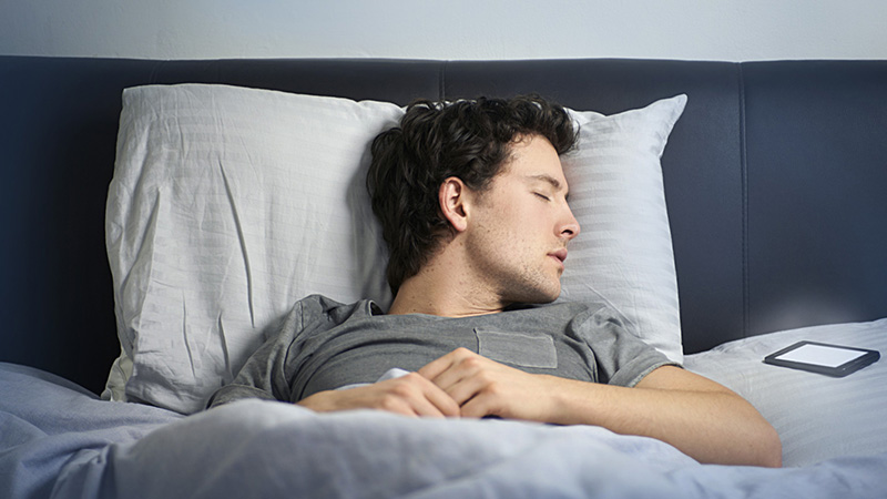 Night Shift giúp lọc ánh sáng xanh của thiết bị vào ban đêm