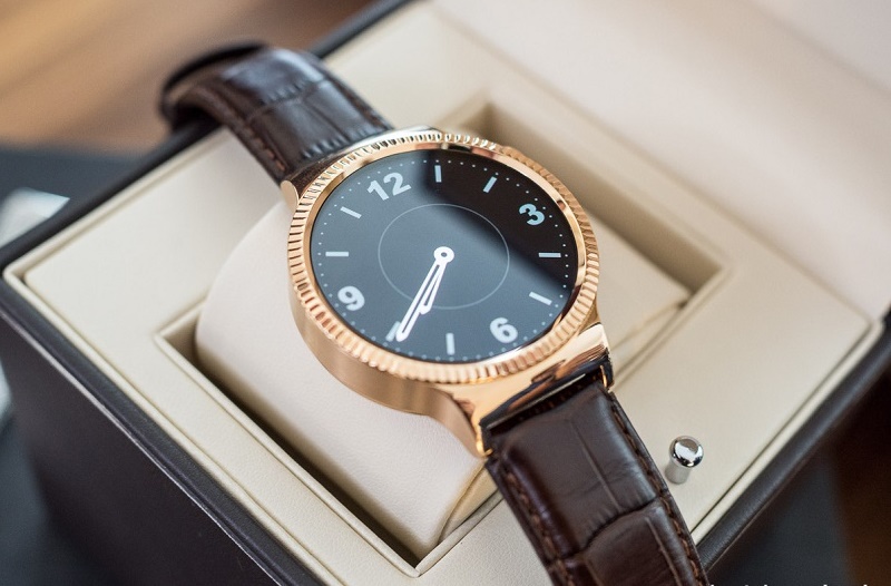 Huawei Watch có dung lượng pin 300 mAh (sử dụng được 2 ngày) Huawei Watch có dung lượng pin 300 mAh (sử dụng được 2 ngày)