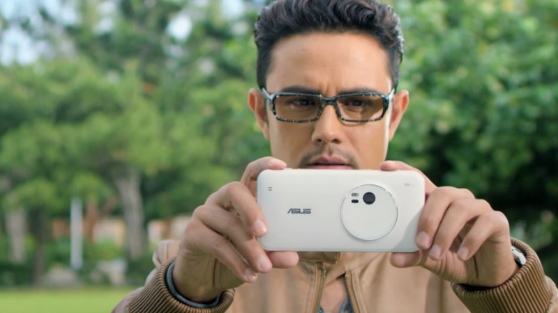 Asus ZenFone Zoom với ống kính như máy ảnh, RAM 4 GB lên kệ Asus ZenFone Zoom với ống kính như máy ảnh, RAM 4 GB lên kệ