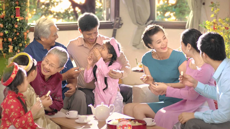 Hãy đặt smartphone xuống, yêu thương nhiều hơn!