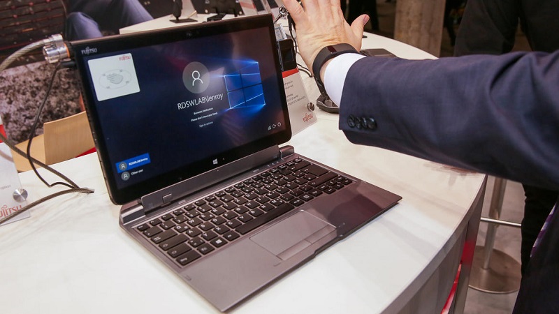 [MWC 2016] Fujitsu tung tablet 2 trong 1 dùng chip Intel Core i7