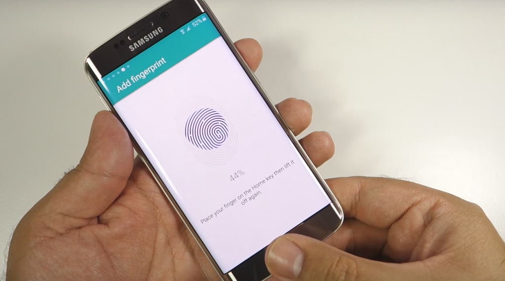 Nếu máy bạn được trang bị cảm biến vân tay thì có thể thiết lập luôn