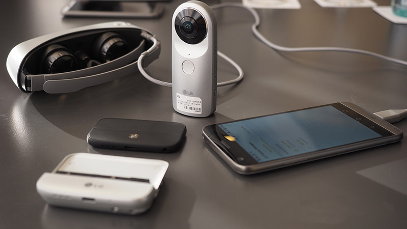 Tin nhanh ngày 26/2: iPhone 5SE trễ hẹn còn smartphone pin 6.050 mAh gây xôn xao