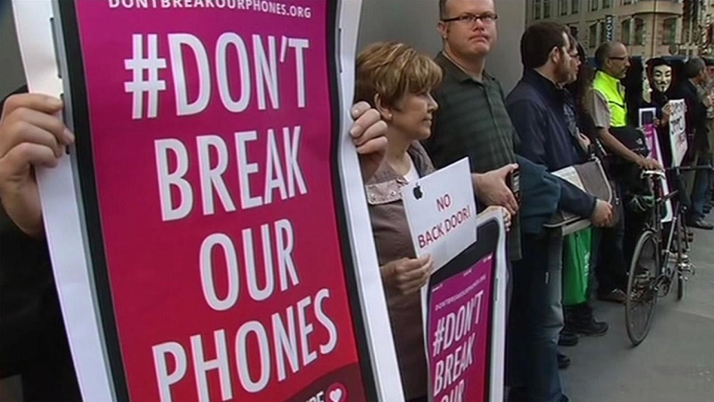 Người dân Mỹ ủng hộ Apple Người dân Mỹ ủng hộ Apple