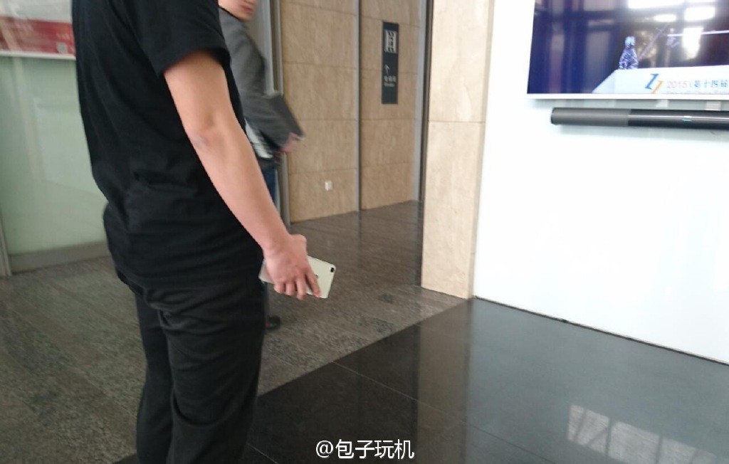 Ảnh rò rỉ của Le 2 3