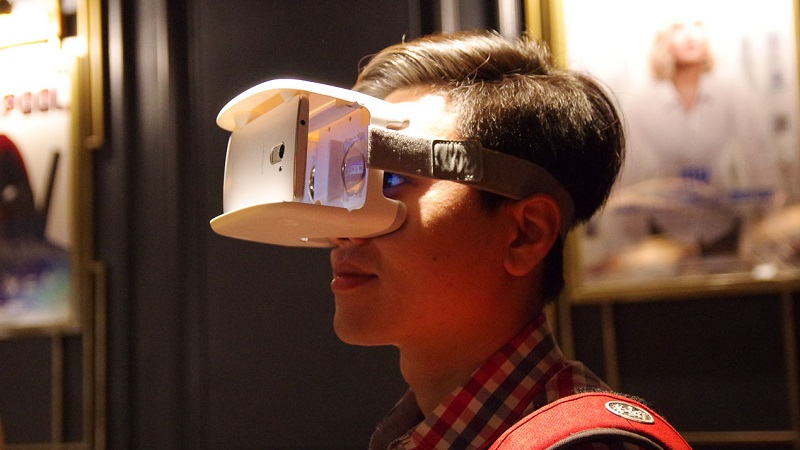 Hình ảnh trải nghiệm Lenovo ANT VR tại lễ ra mắt cách nay ít hôm