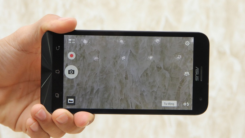 Asus ZenFone 2 Laser 5 inch LTE có camera sau 13MP