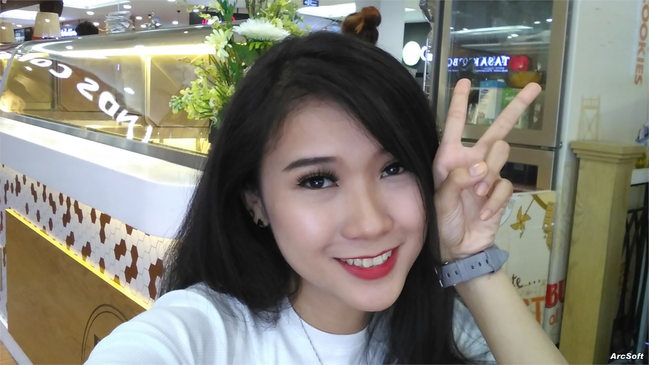 Ảnh selfie được chụp từ camera trước 5MP của Lenovo A6020 Plus (K5 Plus)