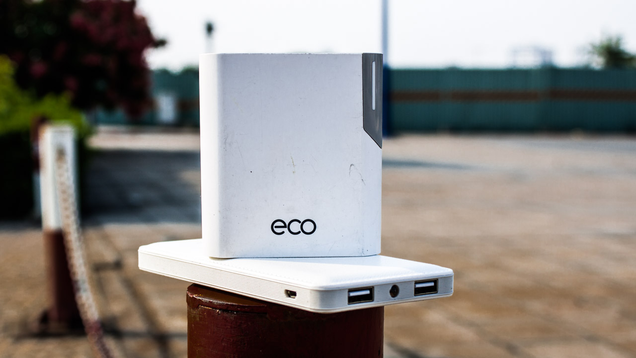 so-sanh-pin-du-phong-xmobile-va-eco