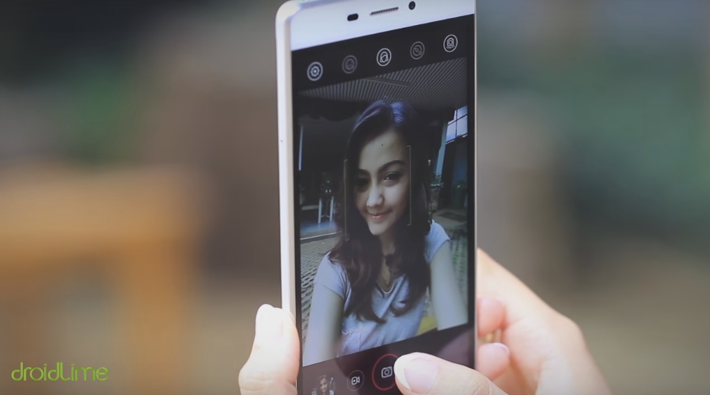 Giao diện selfie trên ZTE Blade Wave 3