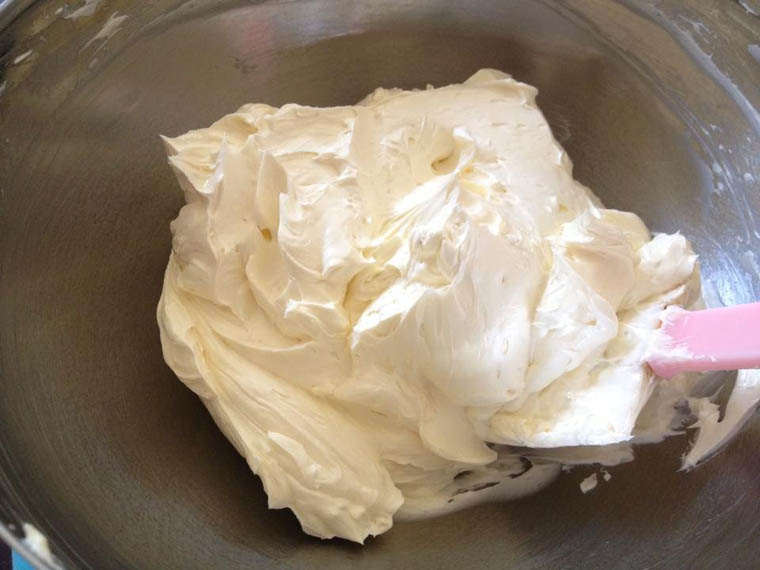 Cách làm bánh kem sinh nhật đơn giản - 7