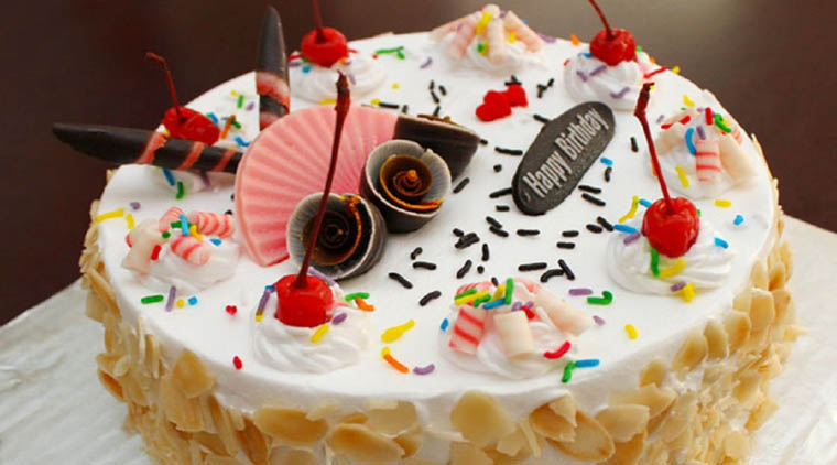 Bước 4 Trang trí bánh Bánh kem sinh nhật