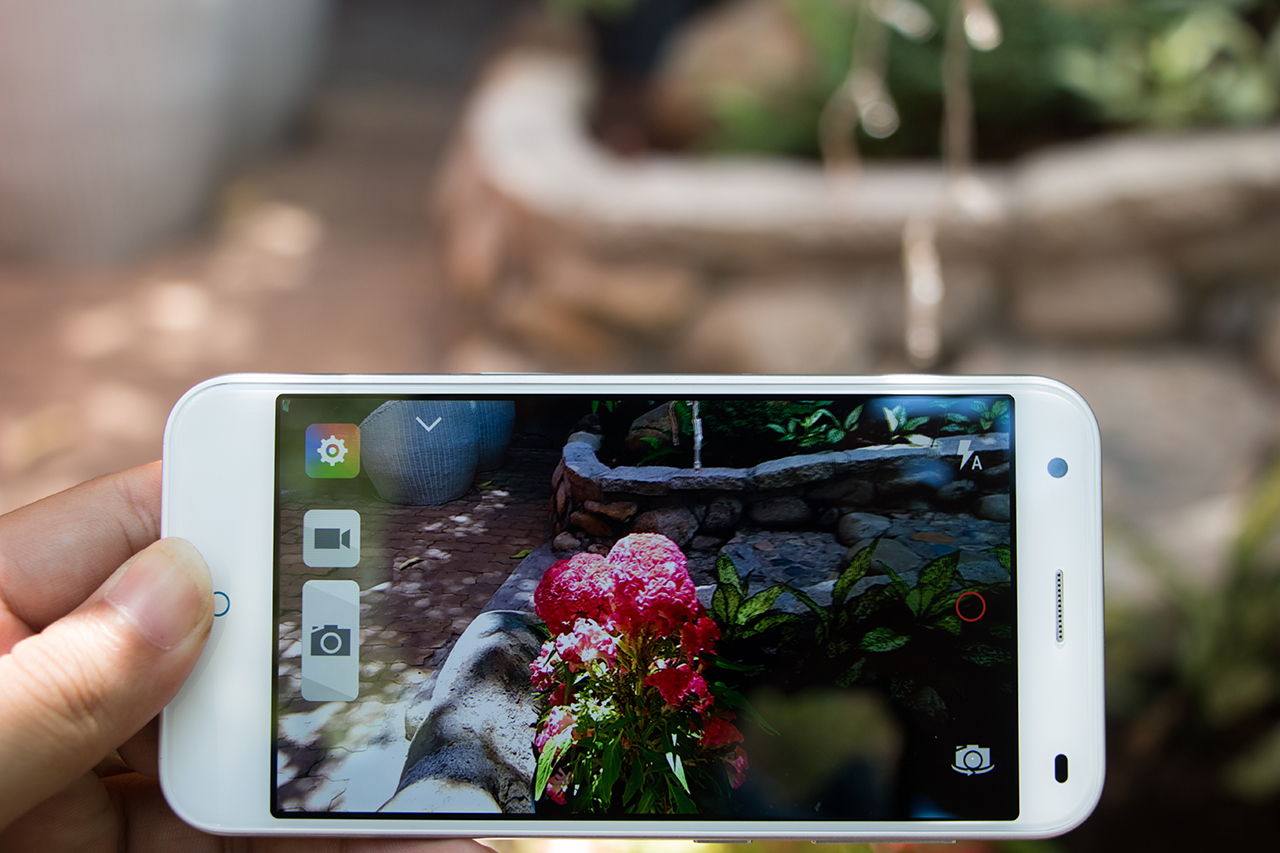 Giao diện chụp hình ZTE Blade S6