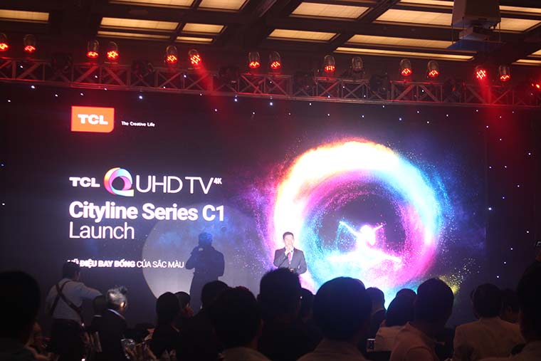 TCL ra mắt tivi 4K trang bị màn hình pha lê đen, tích hợp công nghệ chấm lượng tử > TCL ra mắt tivi 4K trang bị màn hình pha lê đen, tích hợp công nghệ chấm lượng tử
