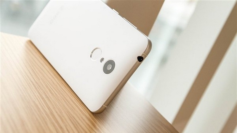 Smartphone chip 8 nhân, RAM 2 GB, camera 13 MP giá chỉ 2 triệu Smartphone chip 8 nhân, RAM 2 GB, camera 13 MP giá chỉ 2 triệu