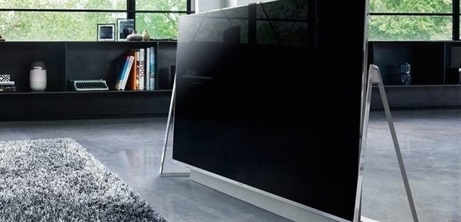 Panasonic thiết kế Viera DX802 lấy cảm hứng từ kiến trúc châu Âu