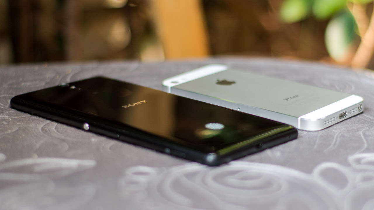 iphone-5s-vs-sony-c5-ultra iphone-5s-vs-sony-c5-ultra