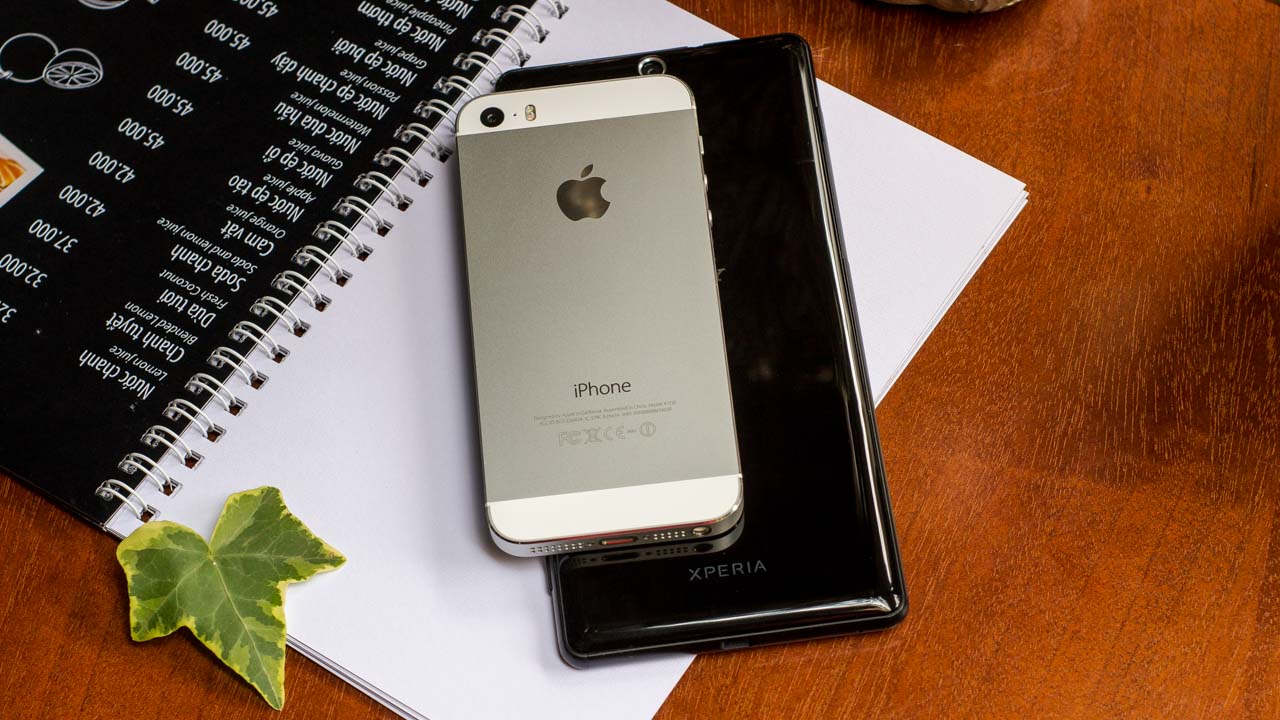iphone-5s-vs-sony-c5-ultra iphone-5s-vs-sony-c5-ultra