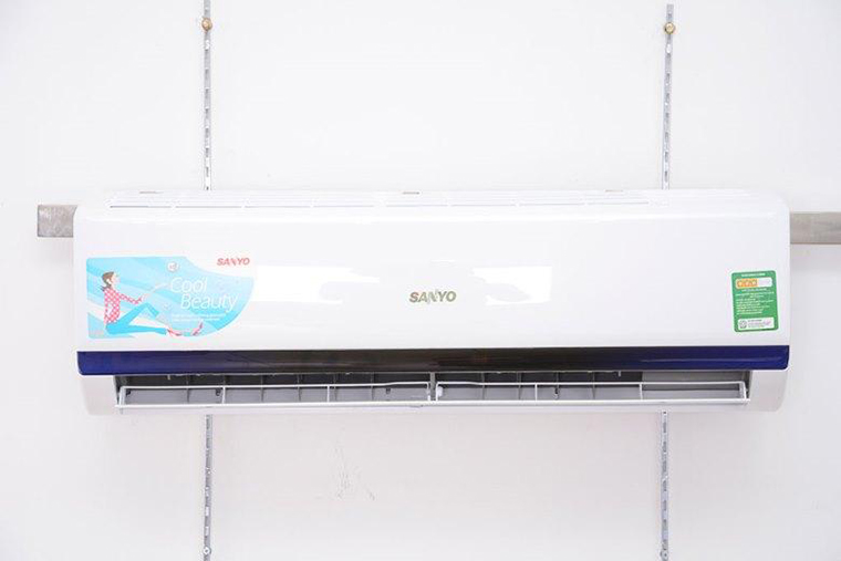 Top 5 máy lạnh 1.5 HP dưới 10 triệu giá tốt > Máy lạnh Sanyo 1.5 HP SAP-KC12BGS7 có cấu tạo nắp máy dễ dàng tháo rời