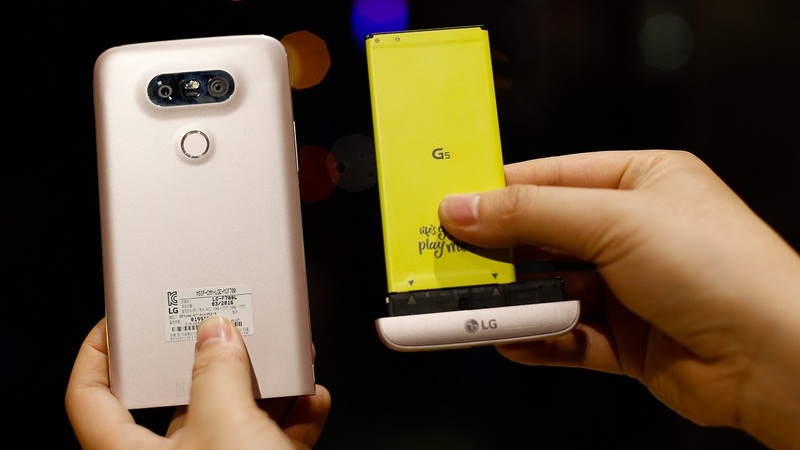 LG G5 xách tay về Việt Nam với giá cao, tai nghe sản xuất tại nước ta