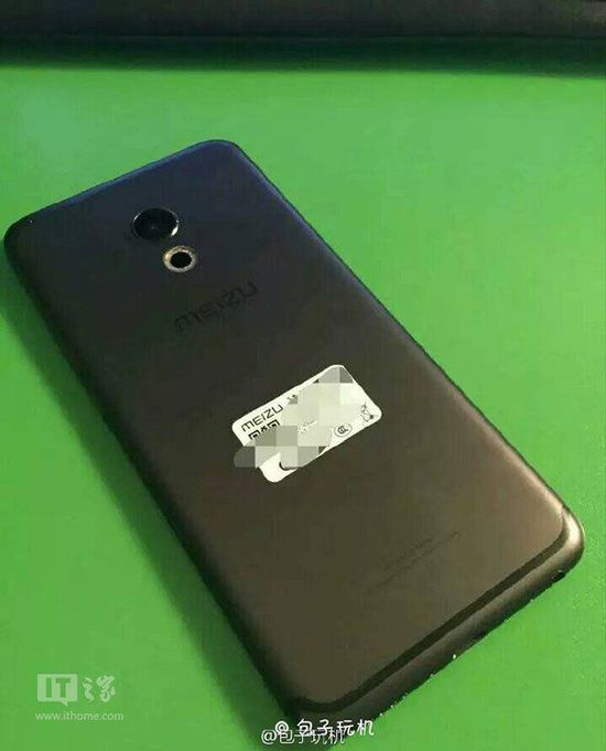 Mặt sau của Pro 6