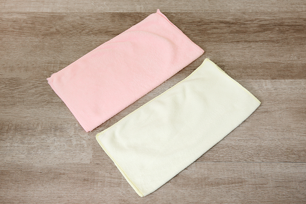 Làm sao xóa vết xước trên bề mặt bếp điện? > Chuẩn bị khăn bông lau mặt bếp