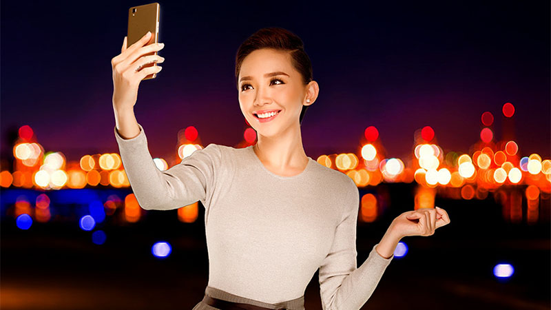 Selfie bằng OPPO F1 Selfie bằng OPPO F1